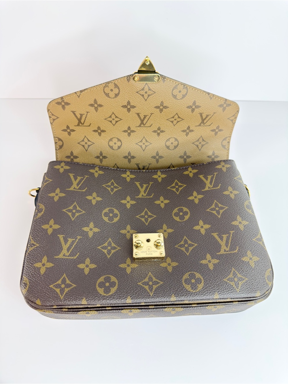 Louis Vuitton Métis Monogram Reverse - Picture 8 of 17